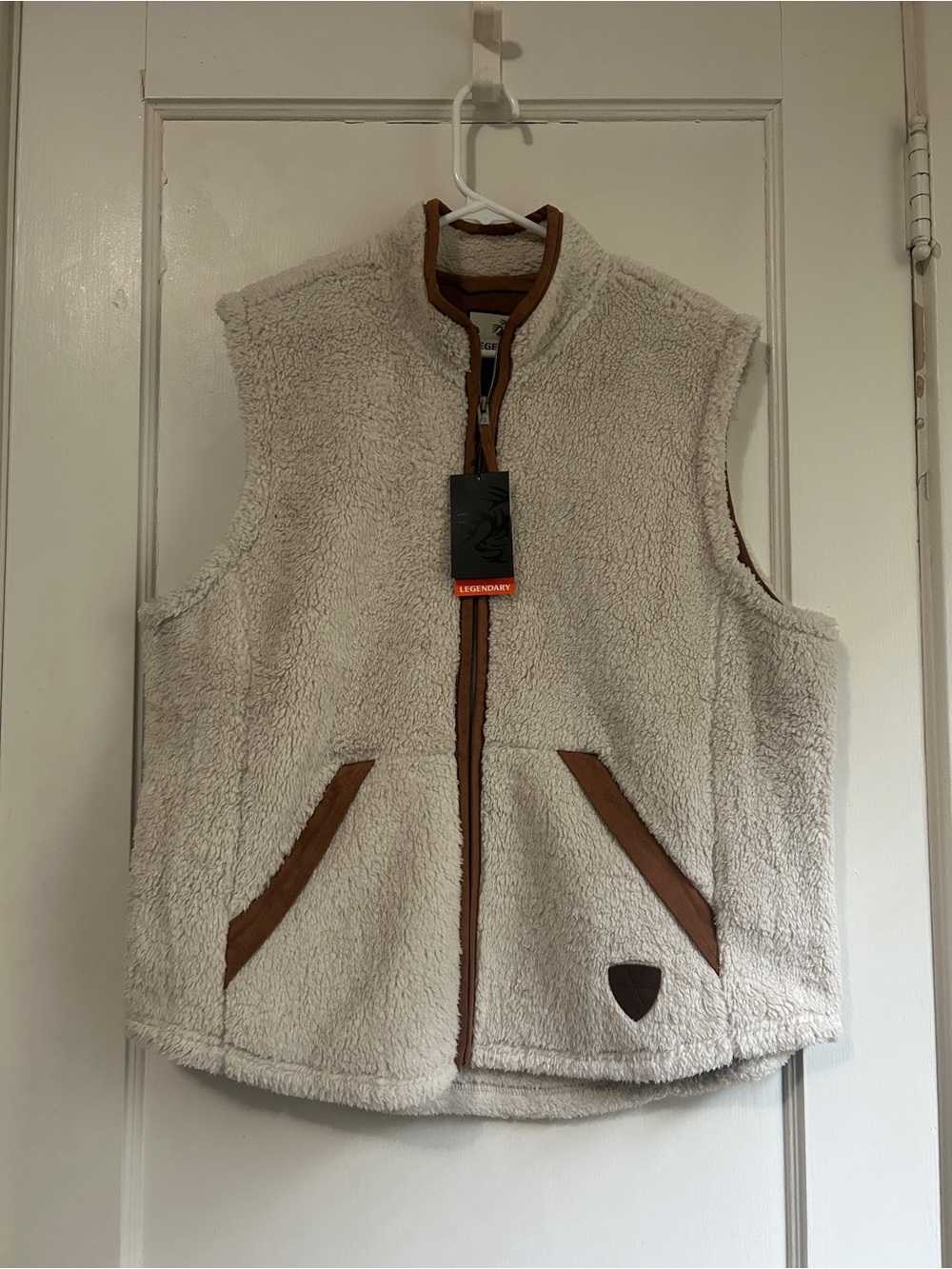 NWT!! Women’s Legendary Whitetails fleece vest - Size XL